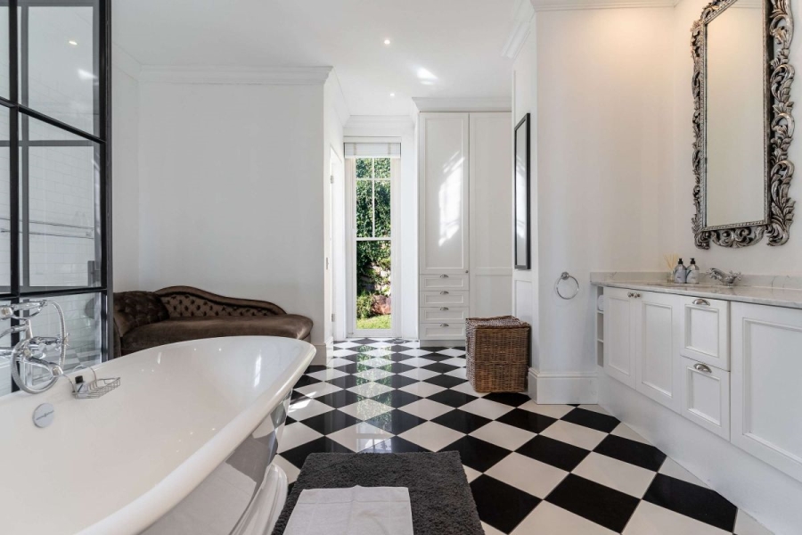 To Let 4 Bedroom Property for Rent in Camps Bay Western Cape